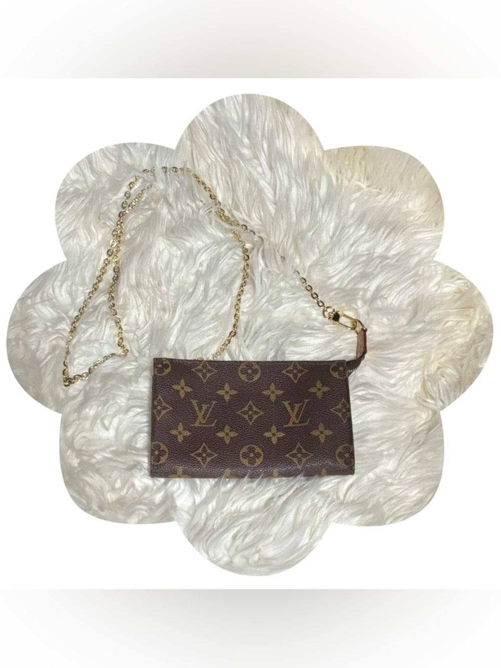 ✨🤎 Louis Vuitton 🤎✨ Pochette Monogram Canvas w/Chain Strap +FREE INSERT